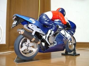 Thunder Tiger FM-1e : Radio Control Yamaha R1 motorcycle !